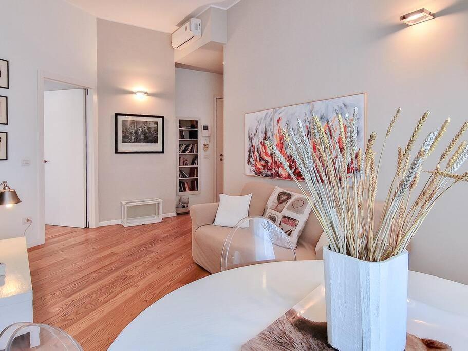 Appartement Charme On The River - City Center à Vérone Extérieur photo